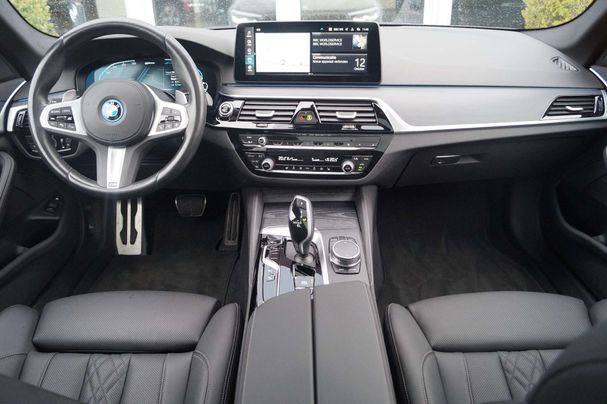 BMW 530 Touring xDrive 215 kW image number 6