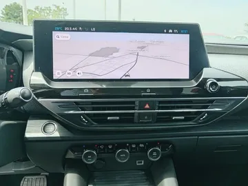 Car image 15