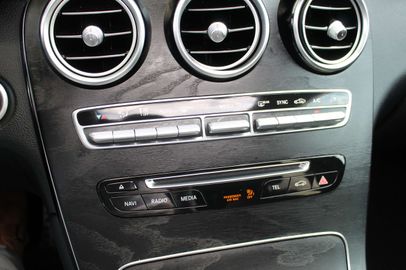 Car image 36