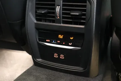 Car image 36