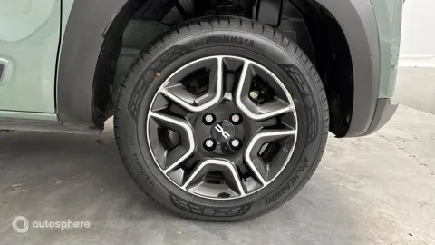 Car image 20
