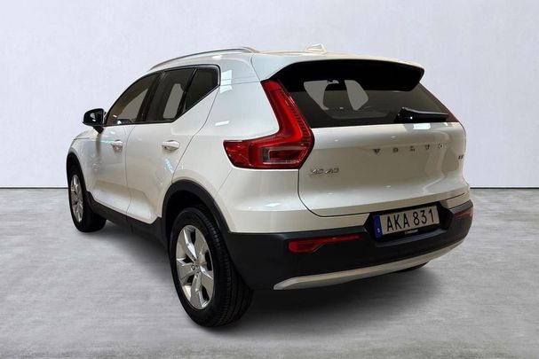 Volvo XC40 T4 AWD Momentum 141 kW image number 4