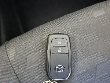 Car image 25