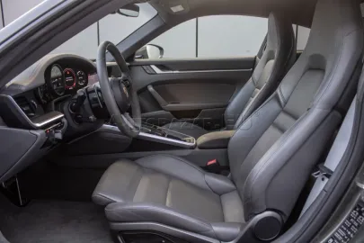 Car image 38