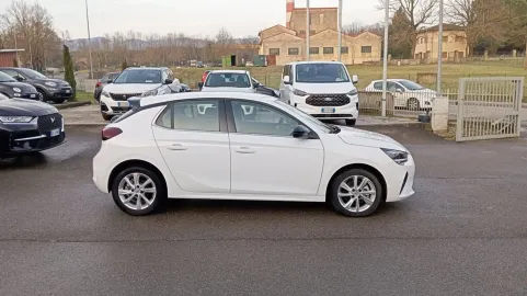 Car image 4