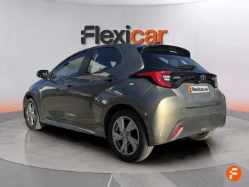 Car image 5