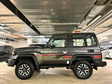 Car image 2