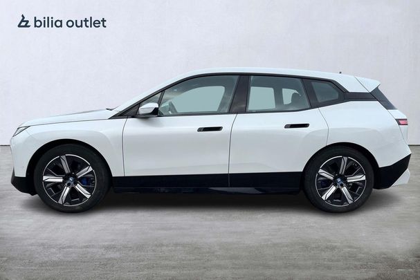 BMW iX xDrive40 241 kW image number 4