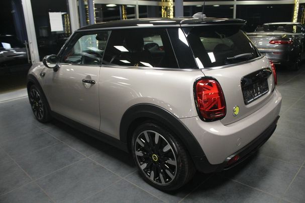 Mini Cooper SE Electric Collection 135 kW image number 5