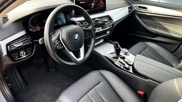 BMW 520i Touring 120 kW image number 21