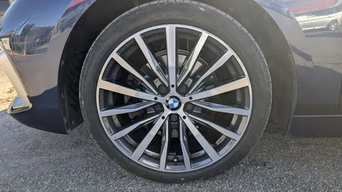 Car image 34