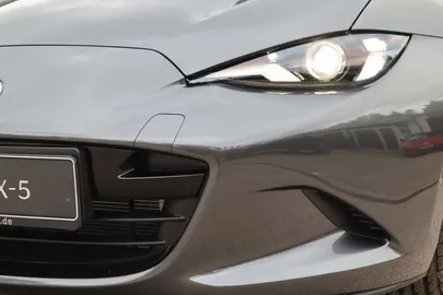 Car image 30