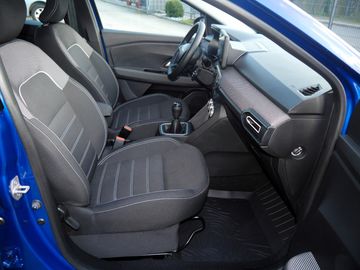 Car image 11