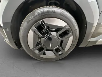 Car image 38