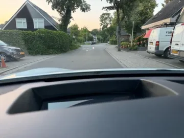 Car image 36