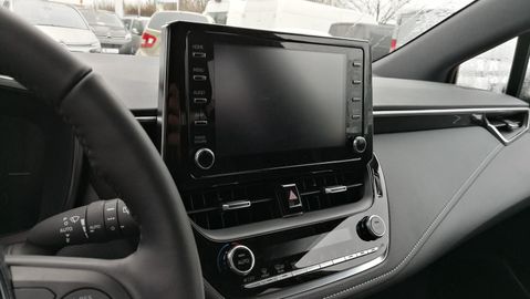 Car image 12