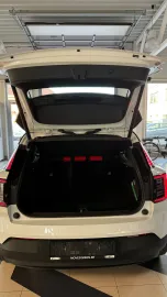 Car image 32