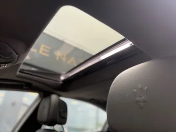 Car image 32