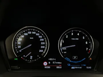 Car image 32