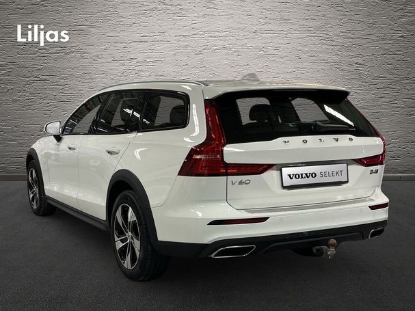 Volvo V60 Cross Country B4 Diesel AWD 147 kW image number 2