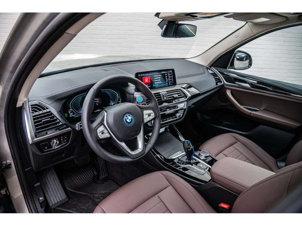 BMW iX3 Inspiring 210 kW image number 4