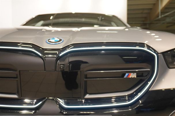 BMW i5 M60 Pro 442 kW image number 3