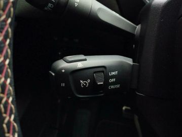 Car image 37