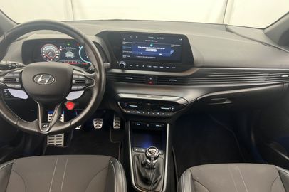 Car image 14