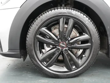 Car image 31