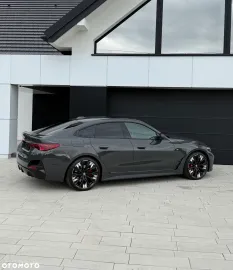 Car image 40