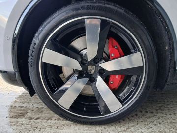 Car image 35