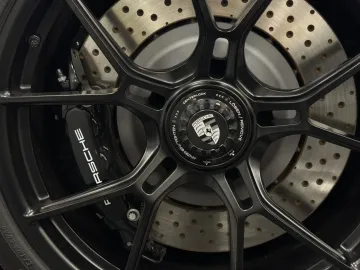 Car image 32