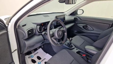 Car image 12