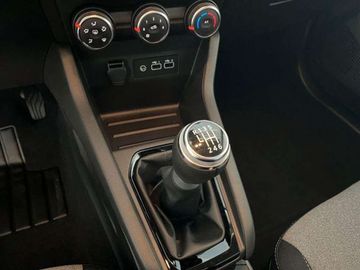 Car image 13