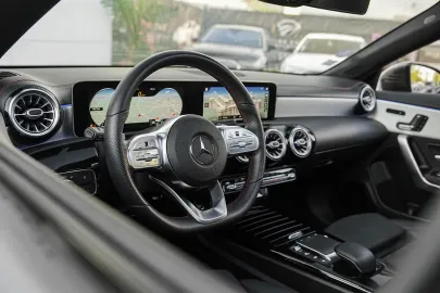 Car image 28