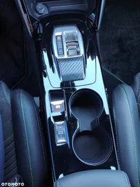 Car image 32