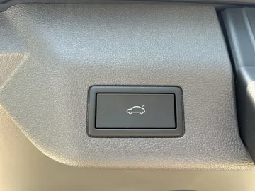 Car image 35