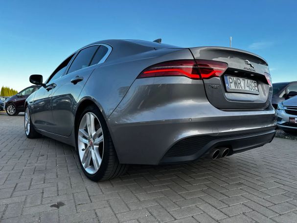 Jaguar XE 132 kW image number 32