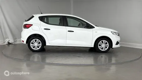 Car image 3