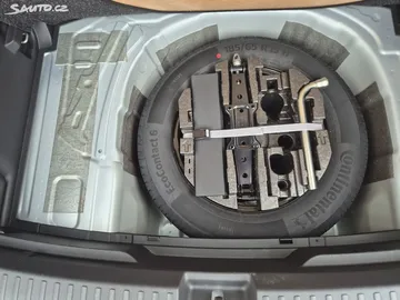 Car image 27