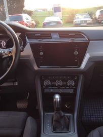 Car image 36