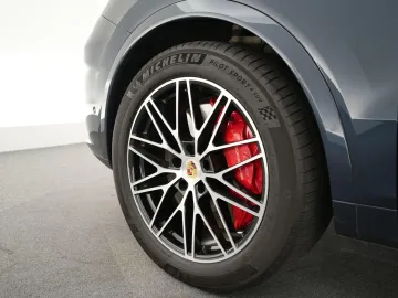 Car image 43