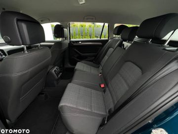 Car image 36