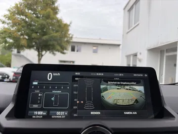 Car image 27