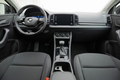 Car image 12