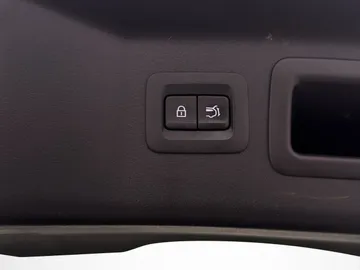 Car image 38