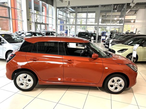 Suzuki Swift 1.2 Hybrid Comfort 61 kW image number 8