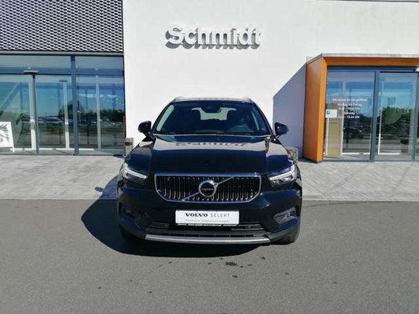 Volvo XC40 T2 Momentum 95 kW image number 3