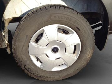 Car image 27