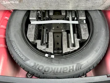 Car image 23
